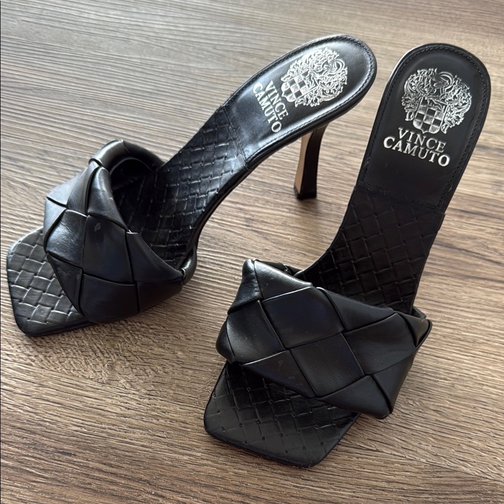 Vince Camuto women’s black heels 2.5” heel height